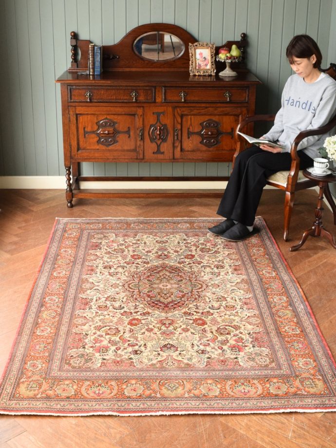 おしゃれな絨毯