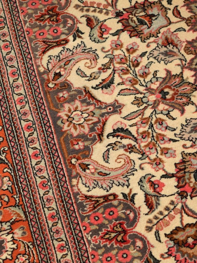 アンティーク絨毯の詳細