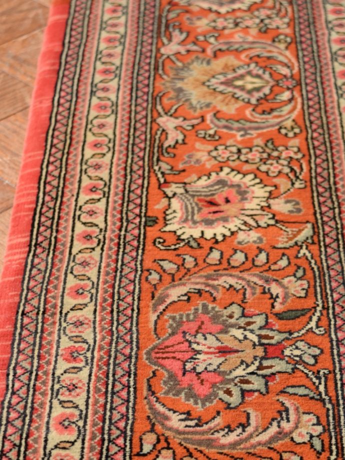 アンティーク絨毯の端の詳細