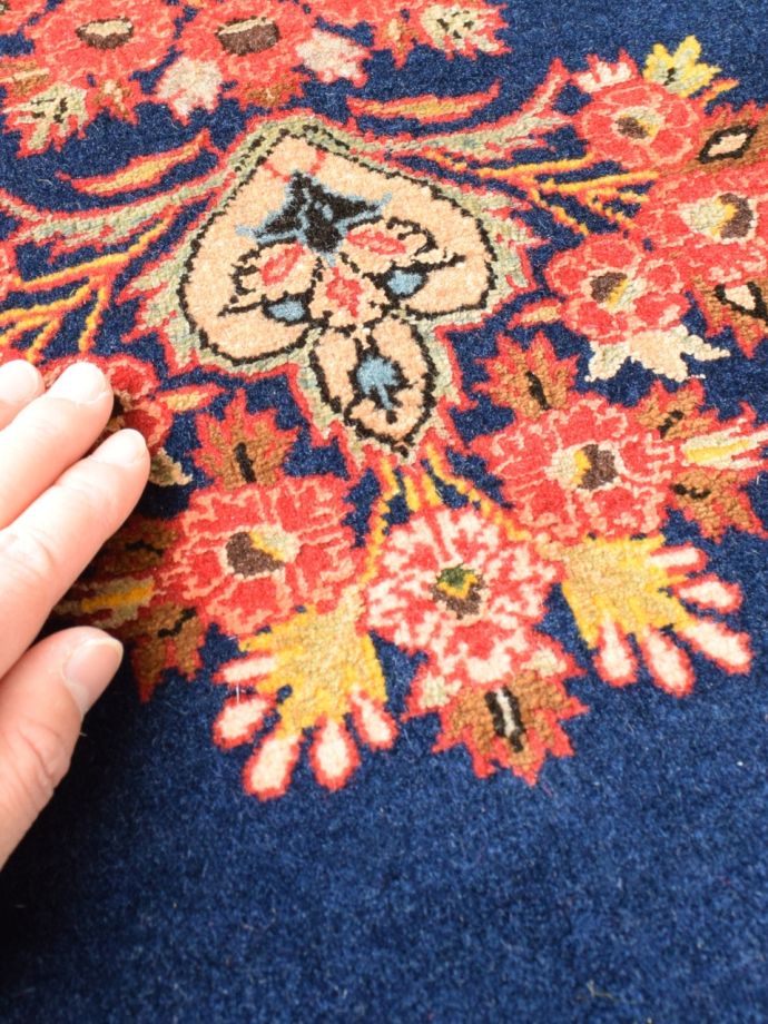 アンティーク絨毯の手触り