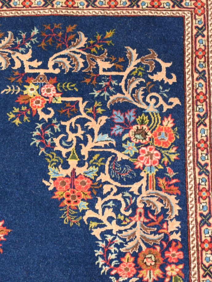 アンティーク絨毯の詳細右上