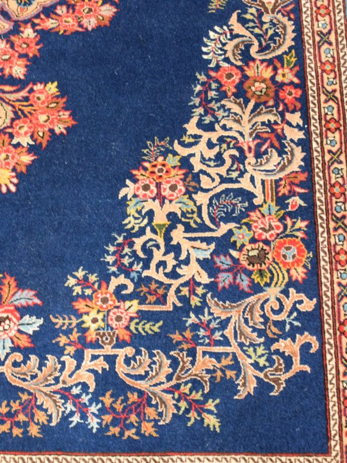 アンティーク絨毯の詳細右下