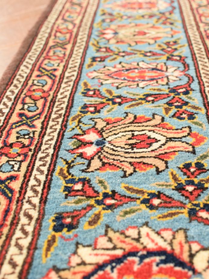 アンティーク絨毯の端の詳細