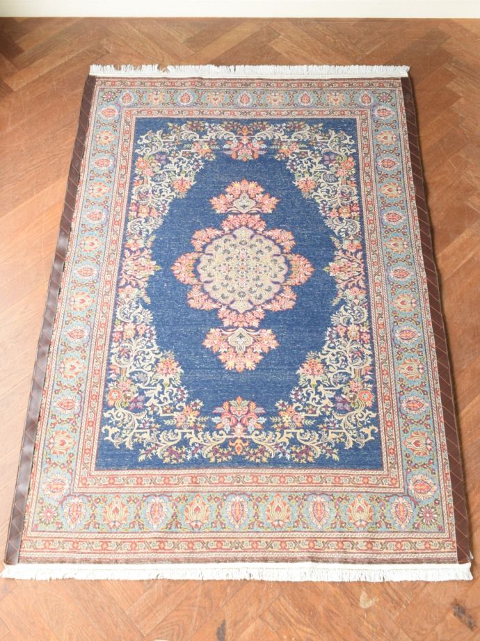 アンティーク絨毯の裏側全体