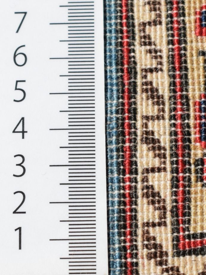 アンティーク絨毯の裏側定規入り