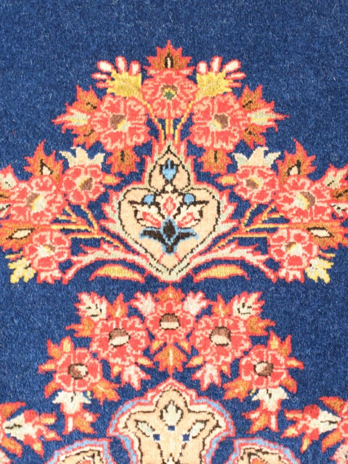 アンティーク絨毯の詳細上部