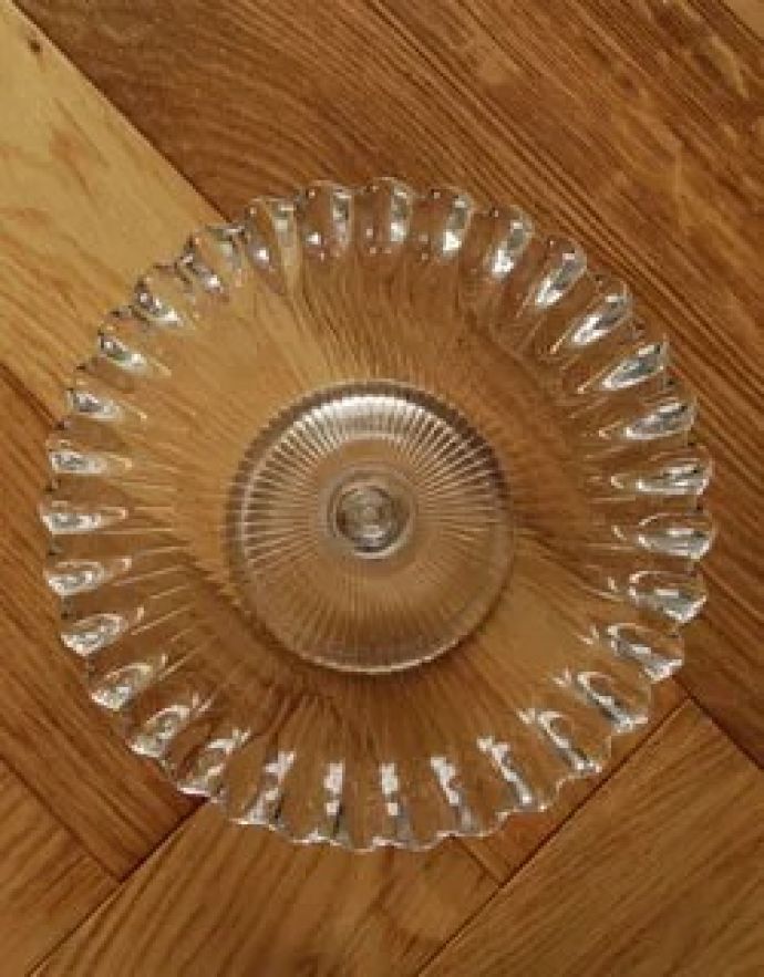 アンティークモチーフの食器