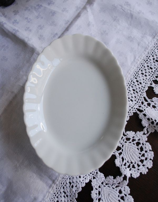 ダイニング雑貨　インテリア雑貨　陶器製のコンポート（Ｂ・スカート）。上から見るとこんな感じです。(n1-140)