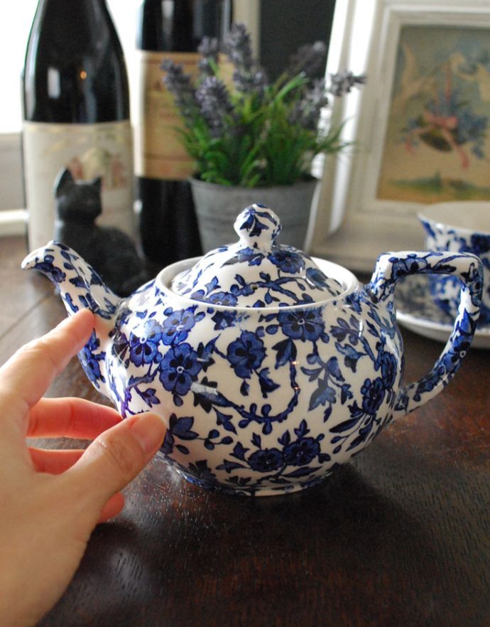 バーレイ社のティーポット