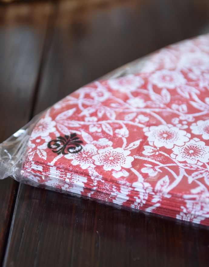 バーレイ食器 インテリア雑貨 英国輸入雑貨 バーレイ社のペーパーナプキン ラウンド(レッドキャリコ)。12枚入っています。(n1-214)