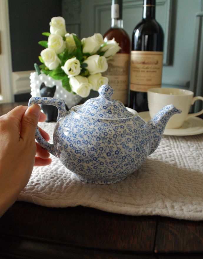 バーレイ社のティーポット