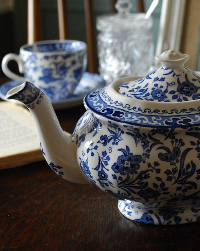 英国バーレイ社のリーガルピーコック