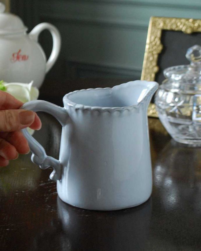 ダイニング雑貨 インテリア雑貨 スズランの模様がとっても可愛いミュゲ(Muguet)のミルクピッチャー。お茶の時間に欠かせないミルクピッチャー幸せを運んできてくれるデザインの器で至福の時間を過ごしてください。(n1-282)