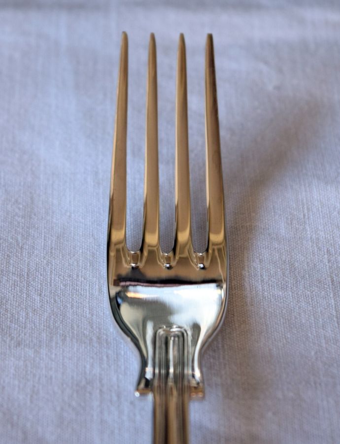 英国王室御用達のディナーフォーク