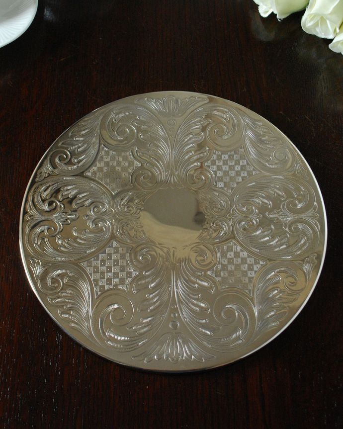 ダイニング雑貨 インテリア雑貨 英国の老舗カトラリーメーカー、アーサープライス社のテーブルマット(トリベット)。上から見るとこんな感じです在庫数がなくてもご準備出来ることがありますので、ご希望の方はお知らせ下さい。(n1-333)