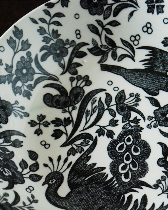 インテリア雑貨　バーレイ社のフルーツプレート(ブラックリーガルピーコック)　気品高いアジアンティックフェザンツ1862年に製品化されて以来多くのファンに愛され続ける、バーレイ社を代表するパターンです。(n1-370)