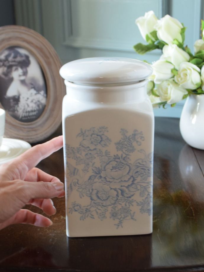 バーレイ社のキャニスター