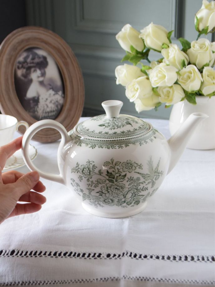 英国バーレイ社の食器、グリーンアジアティックフェザンツの