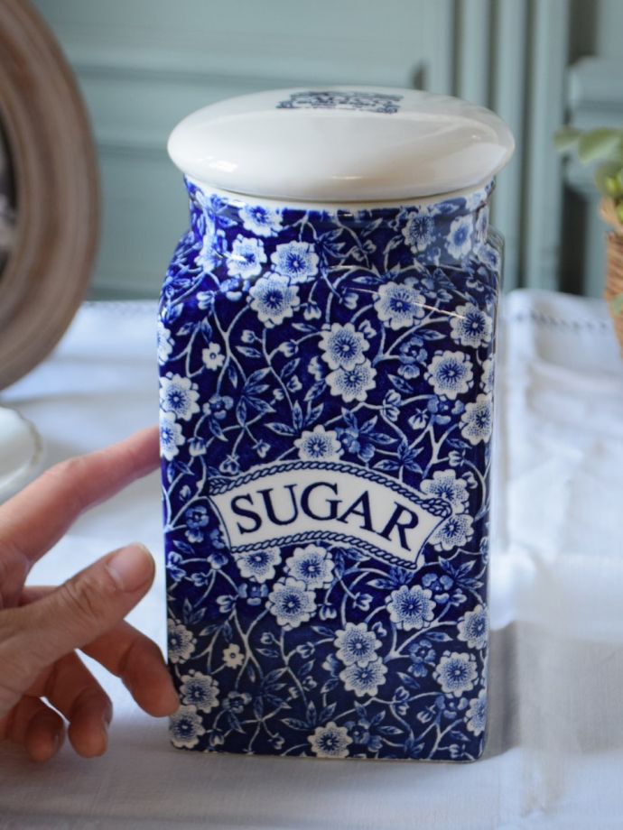 バーレイ社のスクエアーキャニスター