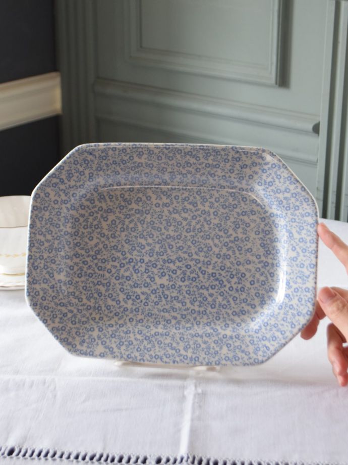 バーレイ社のスクエアディッシュ