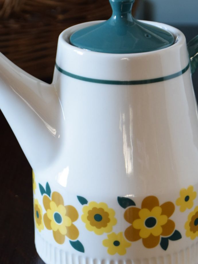 おしゃれなティーポット