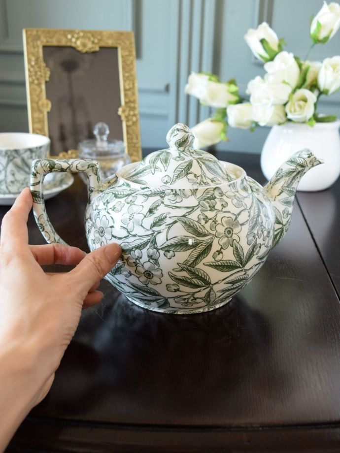 バーレイ社のティーポット