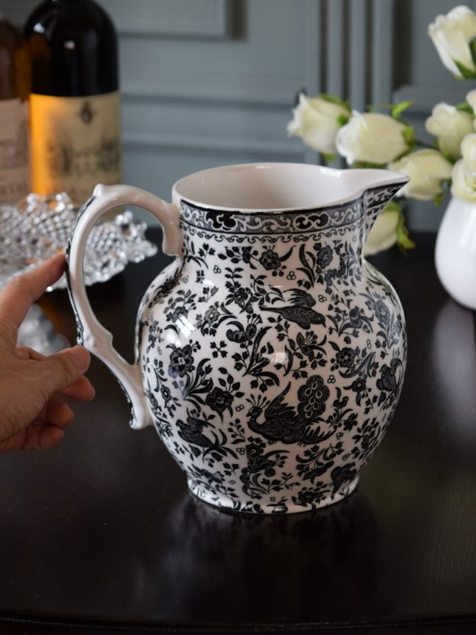 バーレイ社のエトラスカンジャグ