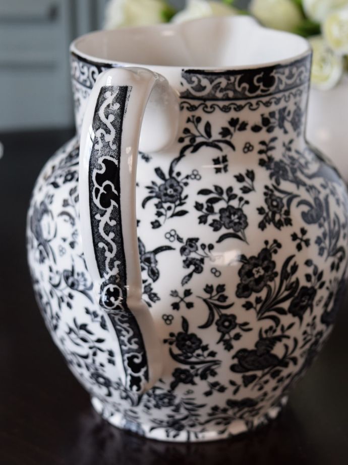 エトラスカンジャグの持ち手