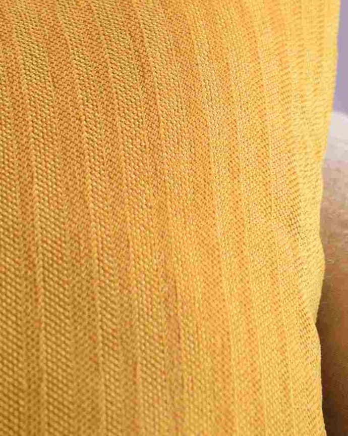 丈夫なペット用の生地が使われたクッション