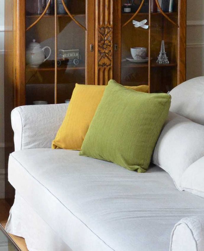 ファブリック(布)雑貨 インテリア雑貨 Handleオリジナルソファ「Marie」クッション(ハーブ)。お部屋の挿し色生地の発色がいいので、お部屋の挿し色にピッタリです。(n10-038)