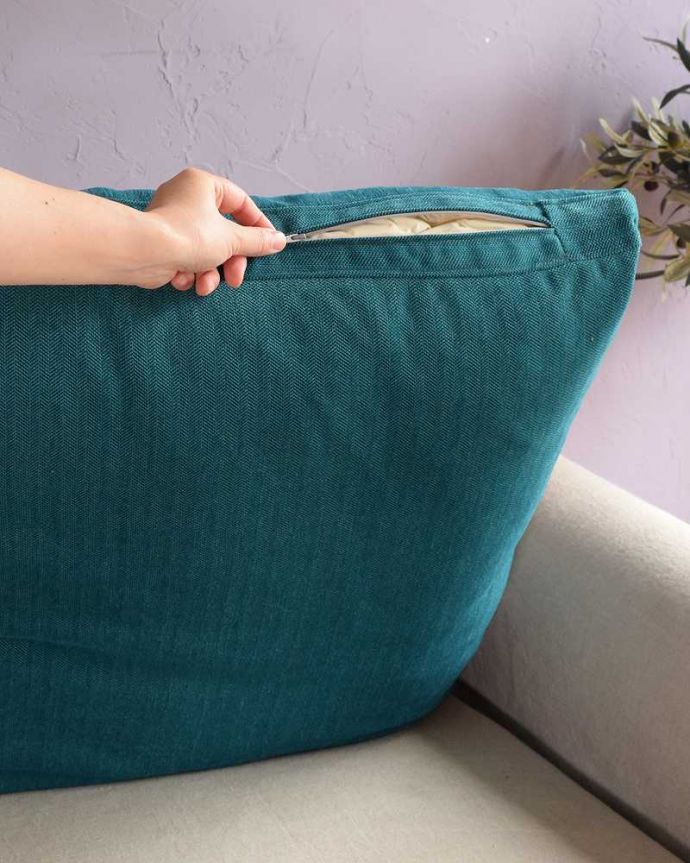 ファブリック(布)雑貨 インテリア雑貨 Handleオリジナルソファ「Marie」クッション (ブルー・パン62cm角)。クッション付きですクッションも一緒にお届けするので、届いてすぐに使えます。(n10-045)