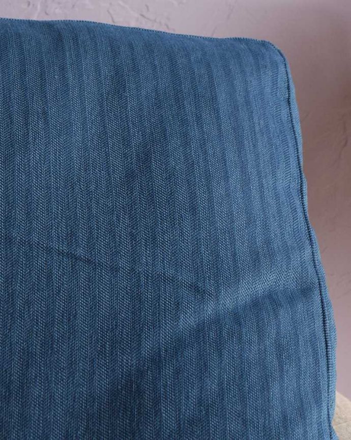 丈夫なペット用の生地を使ったクッション