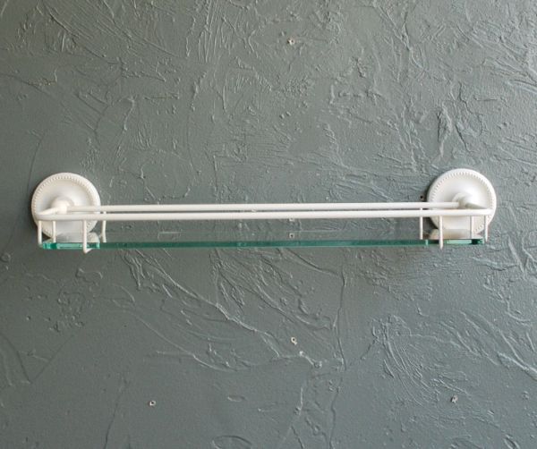 棚受け（シェルフ）　住宅用パーツ　真鍮×ガラスシェルフ（ホワイト）。つけたその日からまるで外国のホテルに来たかのような気分になれますよ。(n12-114)