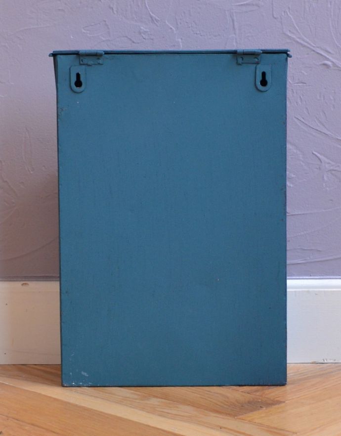 アンティーク風に仕上げた郵便ポスト（ブルー）(n12-214)｜インテリア雑貨