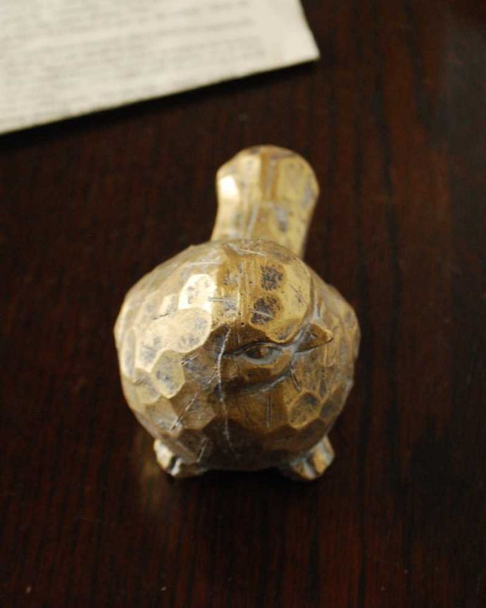 リビング雑貨　インテリア雑貨　コロンとしたかわいい小鳥に癒される、アンティーク調のオブジェ。上から見ると・・・アンティーク調仕上げです。(n12-223)