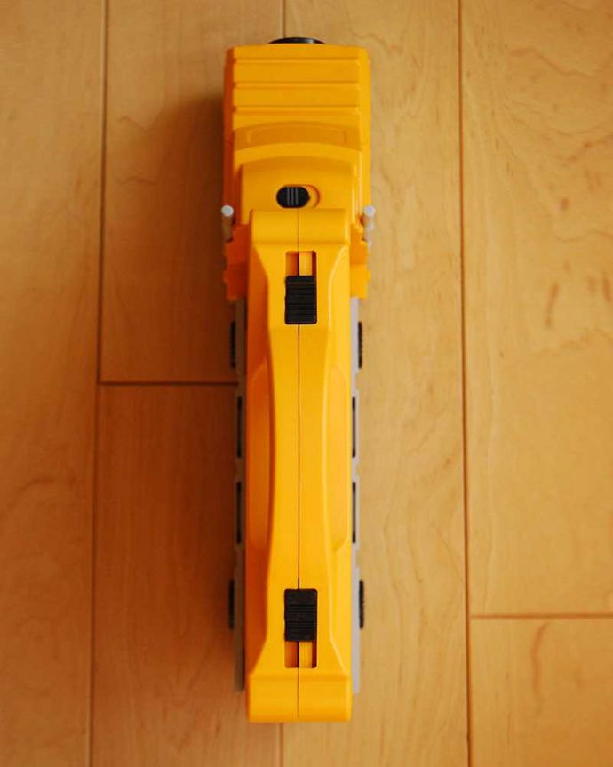 リビング雑貨　インテリア雑貨　可愛く実用的なツールキット（イエロー）。コンパクトなので収納場所をとりません。(n12-253)