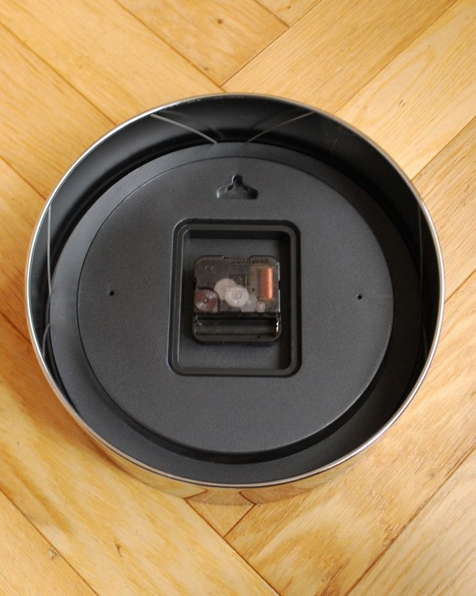 ミラー・時計　インテリア雑貨　イギリスSmithsスミス社の壁掛け時計　DRAKE。裏側は･･･単３電池１個で動きます。(n12-303)