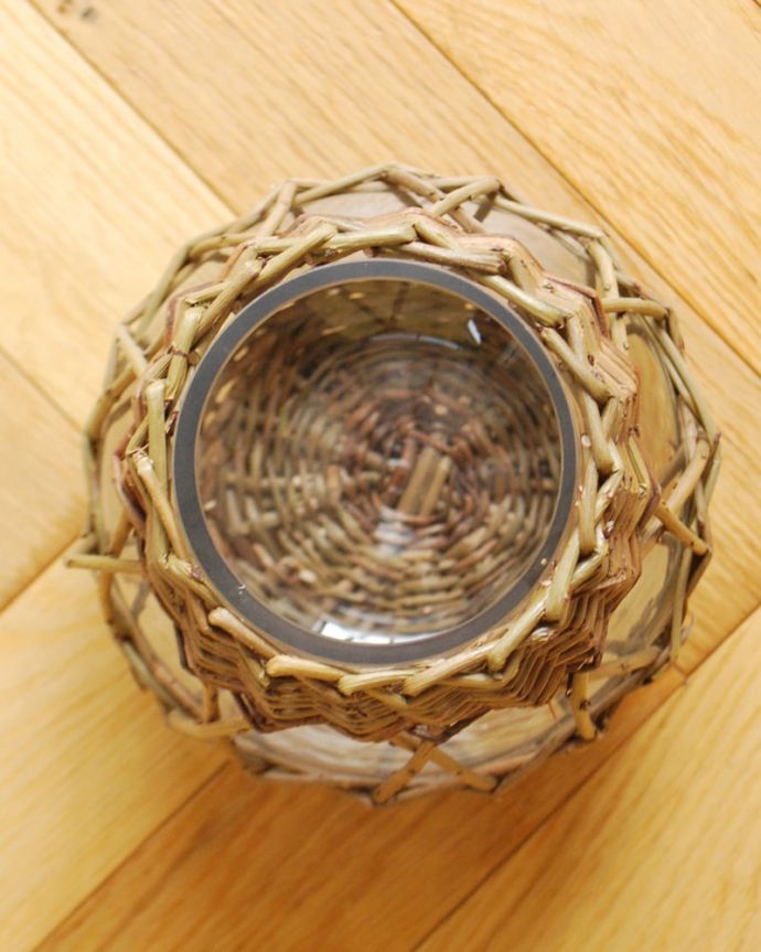 リビング雑貨　インテリア雑貨　グラスベースA-Lサイズ　上から見るとこんな感じです天然素材のハンドメイドなので、一つ一つサイズや形が微妙に違うのもポイントです。(n12-373)