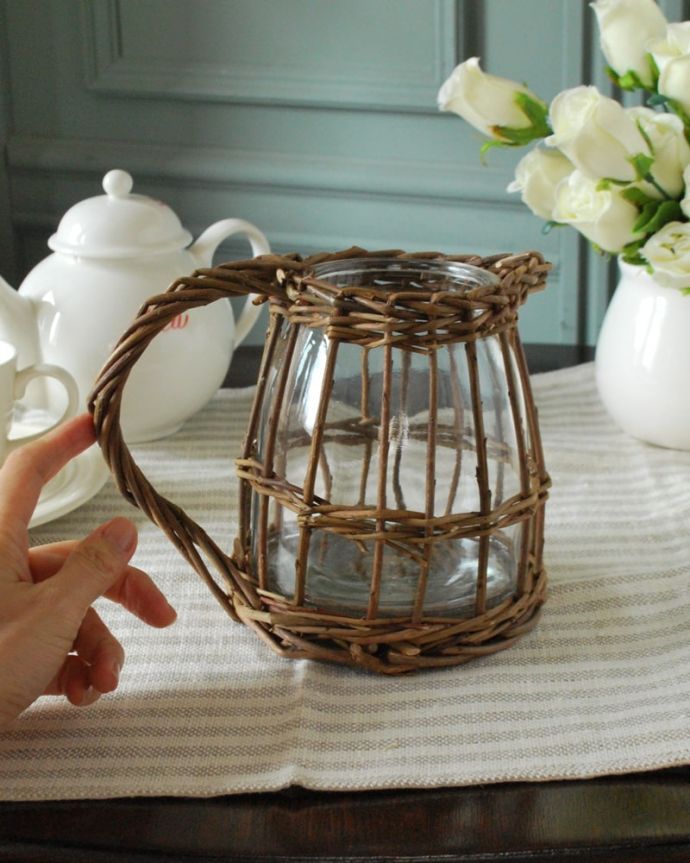 リビング雑貨　インテリア雑貨　フラワーピッチャーS　大きさはコレくらいです置いてあるだけで絵になる可愛らしい形。(n12-374)