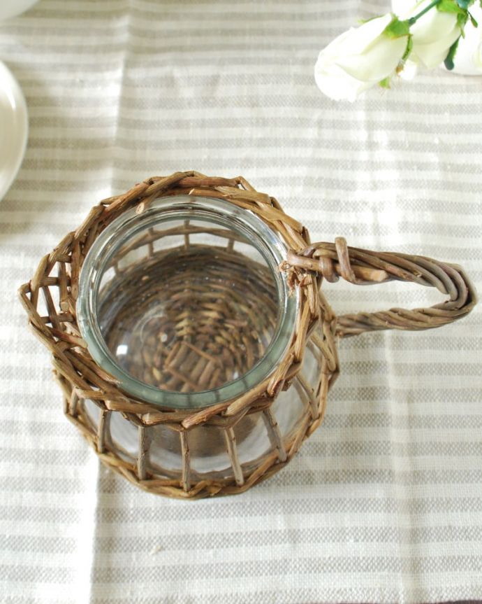 リビング雑貨 インテリア雑貨 フラワーピッチャーL 上から見るとこんな感じです天然素材のハンドメイドなので、一つ一つサイズや形が微妙に違うのもポイントです。(n12-375)