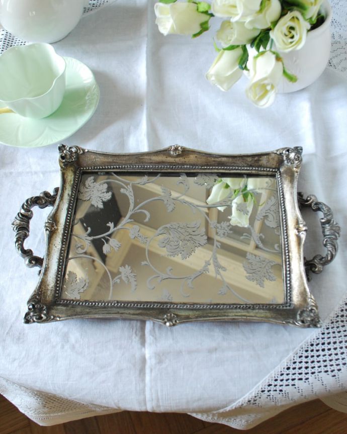 アンティーク調のおしゃれな雑貨、ミラートレイ（シルバー）(n12-381