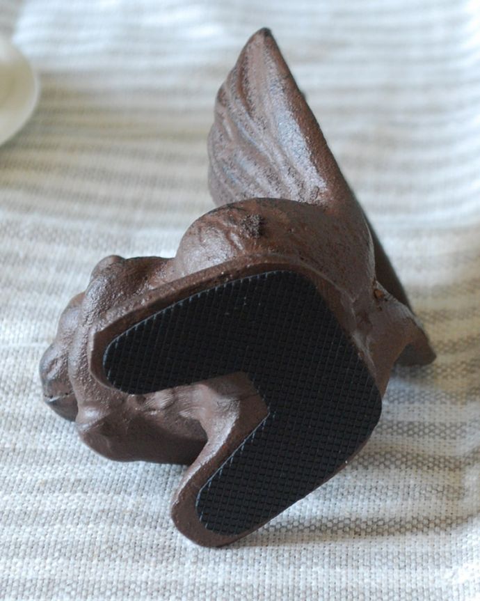 ディスプレイ雑貨　インテリア雑貨　アンティーク調のインテリア雑貨、リスの形が可愛いアイアン製ブックエンド　裏から見るとこんな感じです。(n12-387)