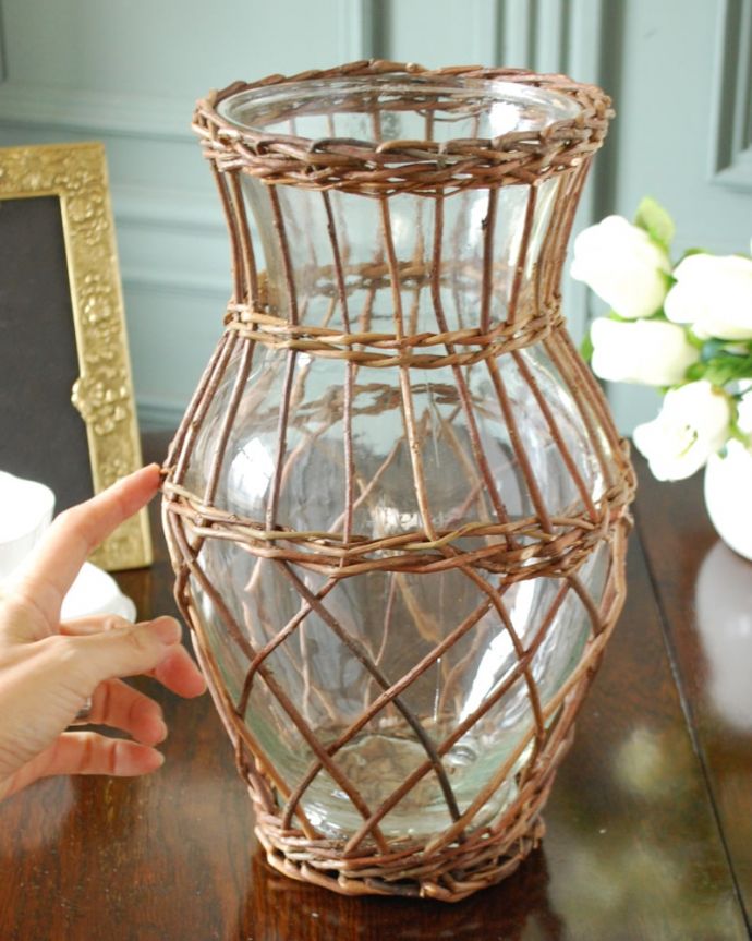 インテリア雑貨 メルベイグラスベースH-S 大きさはコレくらいです置いてあるだけで絵になる可愛らしい形。(n12-392)