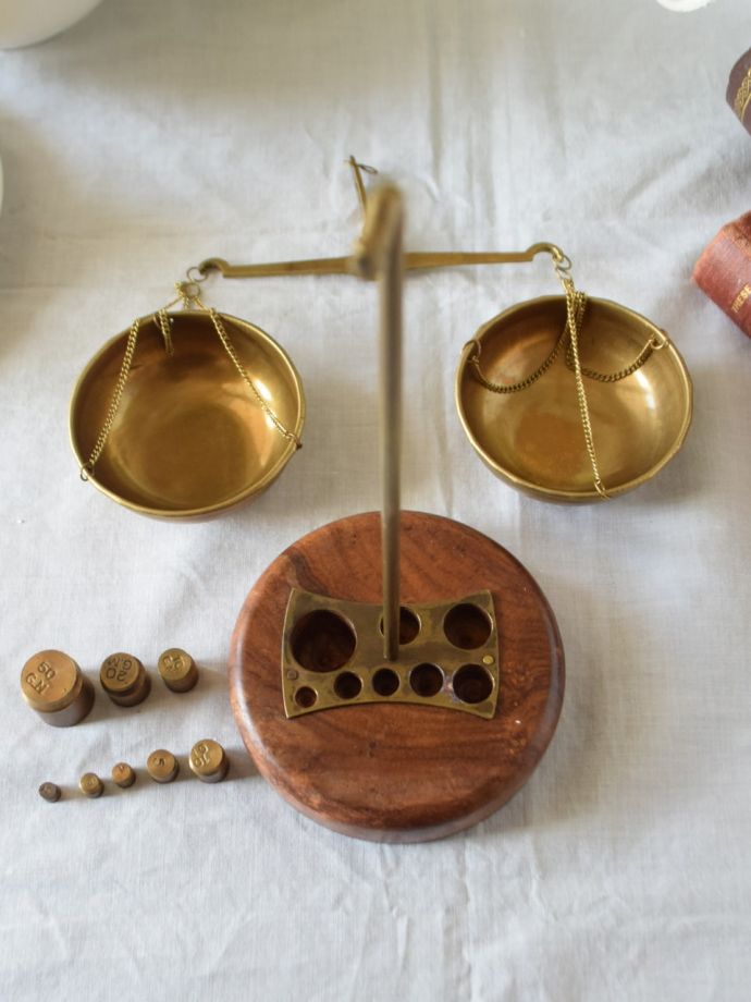 真鍮製のスケール(天秤)