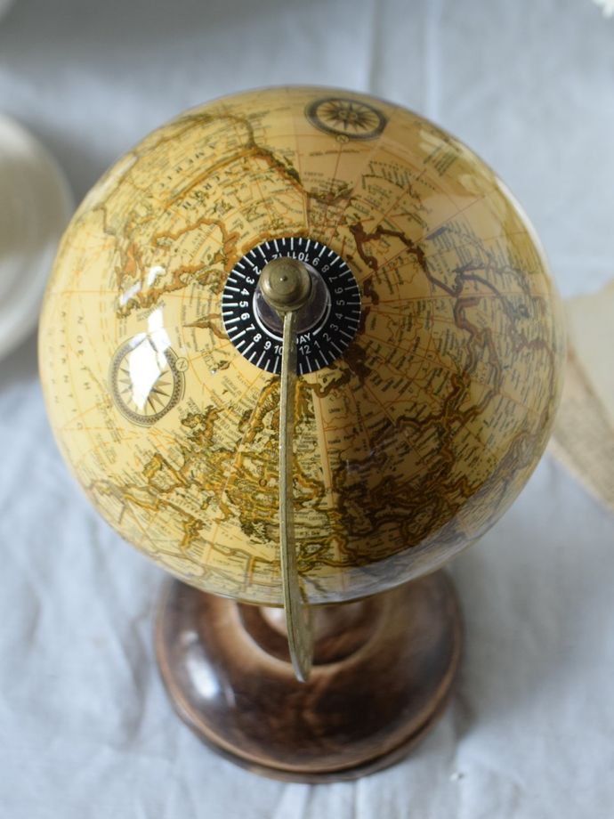 アンティーク調の可愛い地球儀