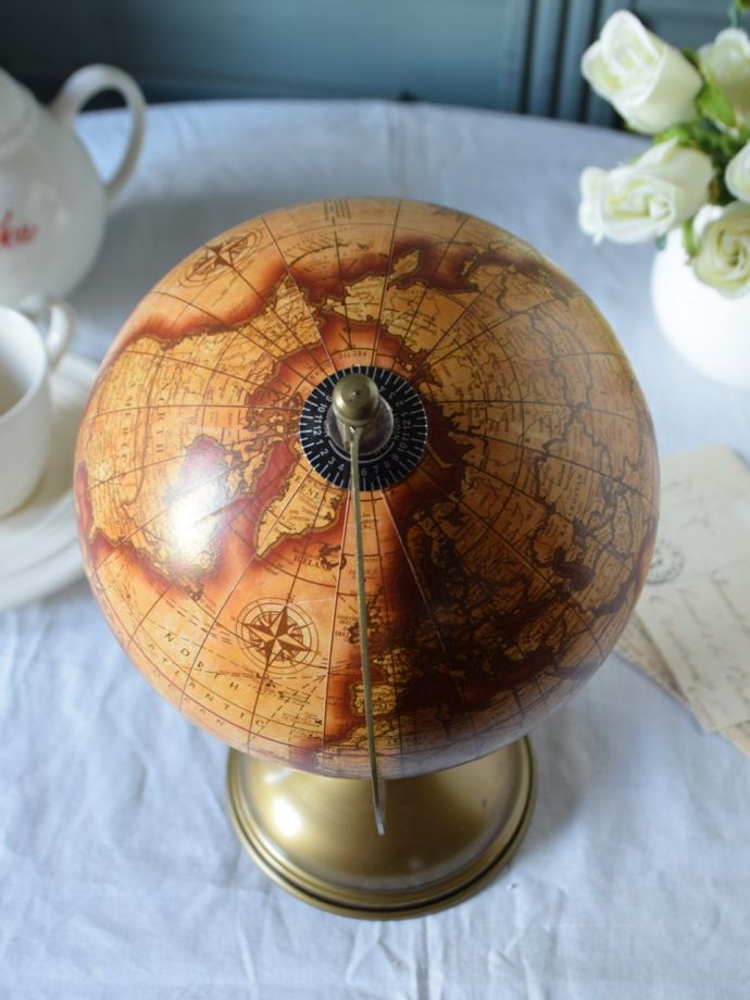 アンティーク調の可愛い地球儀