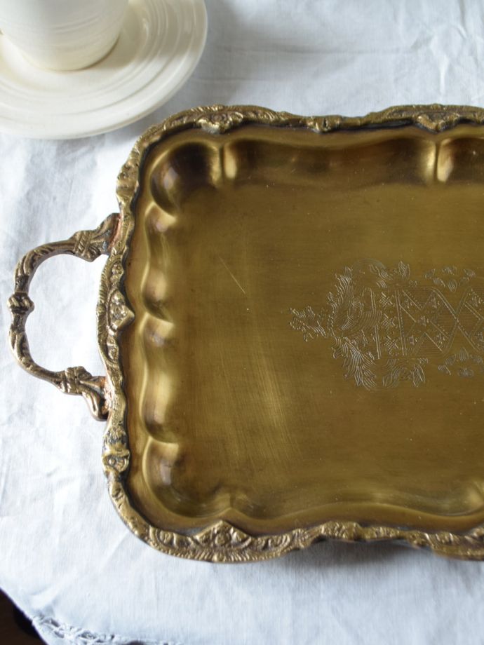 アンティーク調のおしゃれなトレイ
