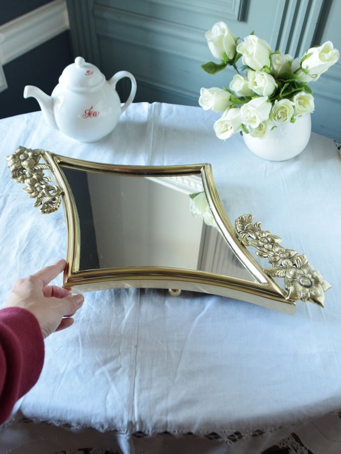 アンティーク調のおしゃれな雑貨、真鍮製のミラートレイ(n12-428