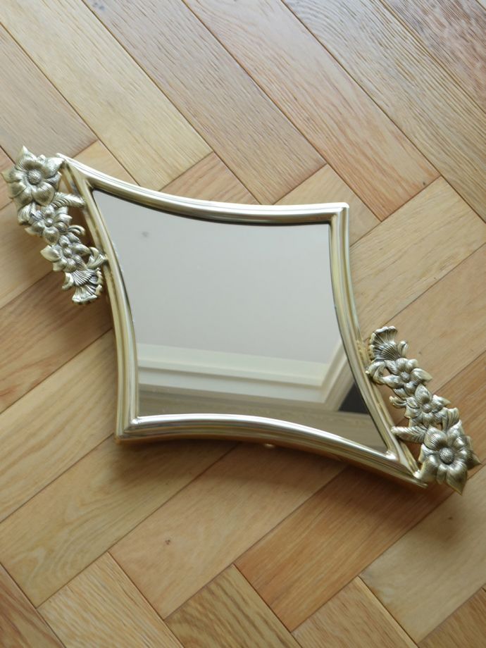 キラッと輝くおしゃれな鏡