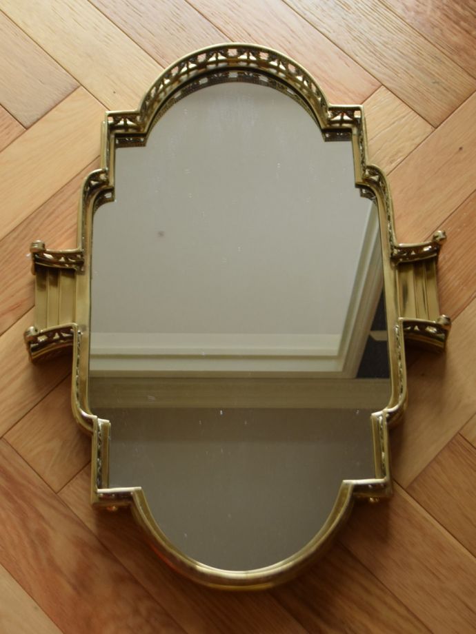 キラッと輝くおしゃれな鏡